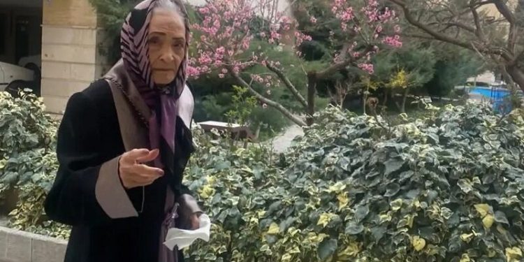 آذر عظیما، خواننده پیشکسوت موسیقی و از اولین خوانندگان برنامه‌های گل‌ها، در ۹۹ سالگی درگذشت