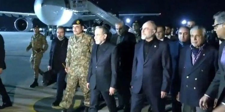 المیادین: هیئت ایرانی سفر خود به سوئیس را به دلیل تداوم حملات اسرائیل به جنوب لبنان، متوقف می‌کند/ ایرانیان پیش‌تر واقعاً در مسیر سفر بودند تا نخستین دور مذاکرات را آغاز کنند