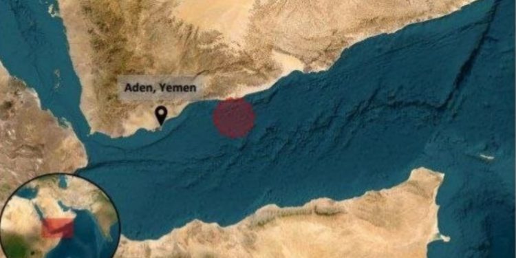 سازمان عملیات تجارت دریایی انگلیس: وقوع حادثه امنیتی در نزدیکی سواحل یمن/ سرنشینان یک قایق کوچک اقدام به تیراندازی به سمت یک کشتی کانتینری کردهاند/ افراد حاضر در قایق تلاش کردهاند که وارد کشتی شوند