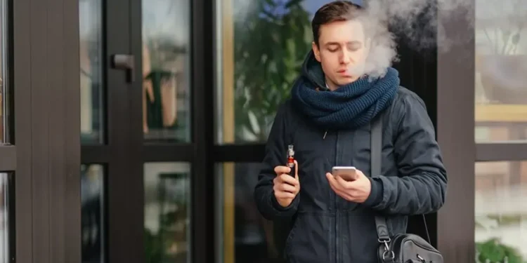 آیا ویپینگ میتواند باعث اختلال نعوظ شود؟ متخصص باروری پاسخ میدهد
