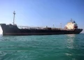 بلومبرگ: حداقل سه فروند کشتی هنگام تلاش برای عبور از تنگه هرمز از مسیری که در امتداد خط ساحلی عمان قرار دارد، دور زده و بازگشته‌اند