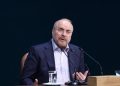 امتیازات مهمی که قالیباف در لحظات آخر از ترامپ گرفت / یک منبع آگاه به «انتخاب»: به دنبال تصمیم امروز قالیباف برای توقف مذاکرات ایران با طرف قطری، ترامپ محاصره دریایی علیه ایران را که قرار بود در طول ۳۰ روز برداشته شود، به صورت کامل و درجا لغو کرد / نحوه اداره تردد در تنگه هرمز و شیوه ارائه خدمات دریایی و دریافت هزینه های مربوط به آن، به ایران و عمان محول شد