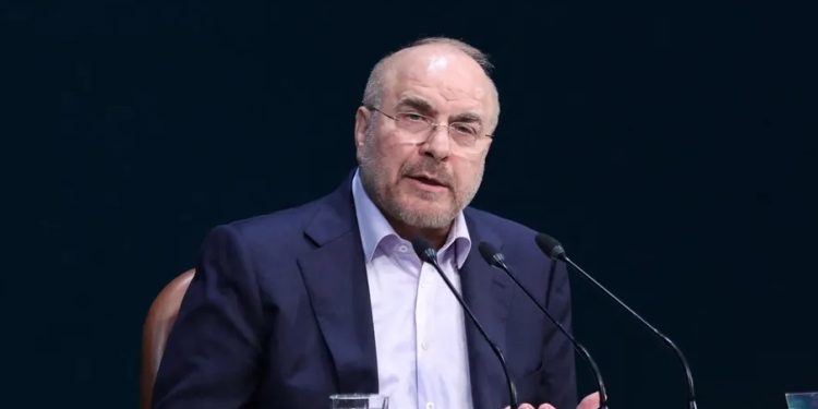 امتیازات مهمی که قالیباف در لحظات آخر از ترامپ گرفت / یک منبع آگاه به «انتخاب»: به دنبال تصمیم امروز قالیباف برای توقف مذاکرات ایران با طرف قطری، ترامپ محاصره دریایی علیه ایران را که قرار بود در طول ۳۰ روز برداشته شود، به صورت کامل و درجا لغو کرد / نحوه اداره تردد در تنگه هرمز و شیوه ارائه خدمات دریایی و دریافت هزینه های مربوط به آن، به ایران و عمان محول شد