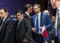 رسانه NOTUS به نقل از منابع: دموکرات‌ها به دیپلماسی ترامپ با ایران تردید دارند اما راه دیگری نمی‌بینند / برخی دموکرات‌ها می‌گویند جنگ‌افروزی ترامپ دست بالا را به ایران داده، بنابراین اجتناب‌ناپذیر است که آمریکا نیاز داشته باشد که امتیازات قابل‌توجهی به ایران بدهد / بعید است آنها در مذاکرات کارشکنی کنند، زیرا جایگزین توافق را ادامه‌ جنگ می‌بینند