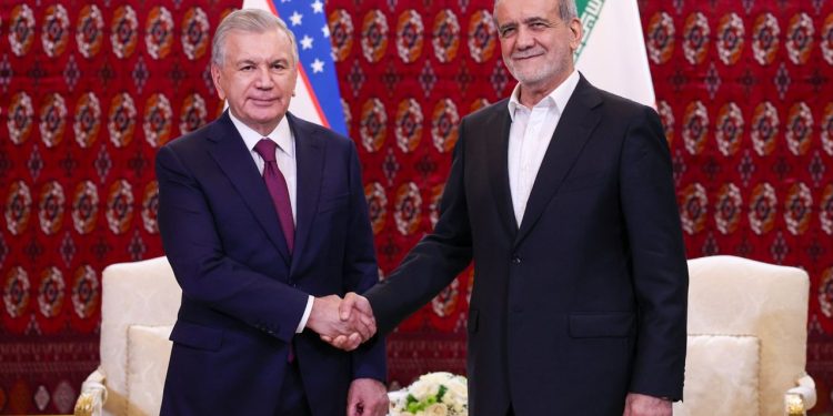 رئیسجمهور ازبکستان خطاب به پزشکیان: یادداشت تفاهم امضا شده، نمادی روشن از اراده برای تعامل سازنده و احترام متقابل است/ این گام مهم موجب کاهش تشنج در منطقه، ایجاد زیر بنای پیشرفت و گسترش همکاریهای اقتصادی و بازرگانی خواهد شد