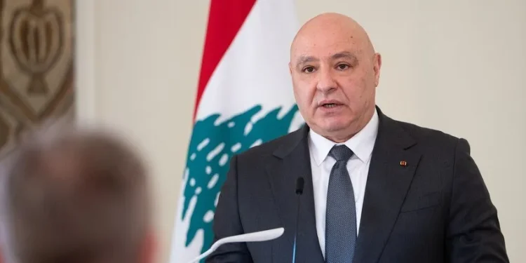 عون، رئیس جمهور لبنان: توافق چارچوبی که امروز امضا شد، آغاز راهی برای آباد کردن خواهد شد؛ در سایه حاکمیت دولتی که در اعمال اقتدار خود بر سرزمین و مردمش هیچ شریک و قدرت موازی ندارد