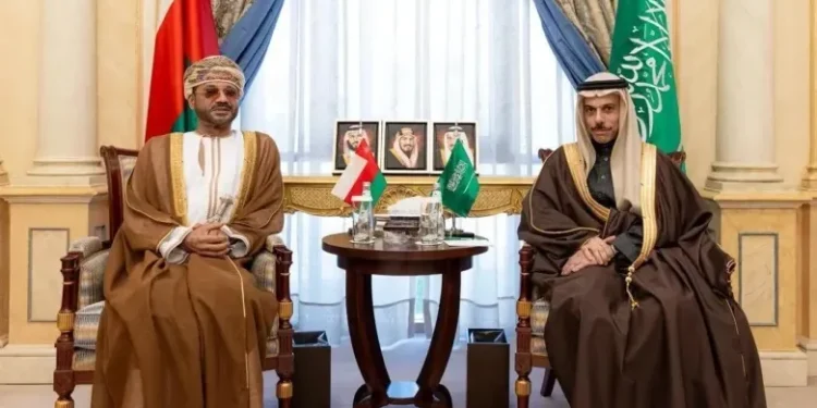 رایزنی‌های عربستان، قطر و عمان درباره نتایج تفاهم آمریکا و ایران بر امنیت منطقه