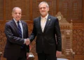پزشکیان در دیدار با نخست‌وزیر پاکستان: هیچ مذاکره‌ای درباره موشک‌های بالستیک صورت نگرفته و نخواهد گرفت/ ما به آنچه در توافق اخیر امضا کرده‌ایم، پایبند هستیم؛ رهبر انقلاب و مردم ایران نیز با این چارچوب موافق هستند