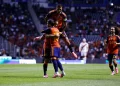 لاروخا با توپ پر می‌آید/ اسپانیا 3-1 پرو | آماده برای فتح اورست!