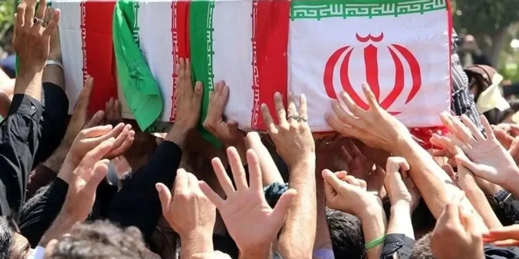 علوم پزشکی هرمزگان: ۳ شهید و ۲ زخمی در حمله آمریکا به یک منزل مسکونی در محله چاهتنگو قشم/ پدر و مادر خانواده و یک کودک ۲ ساله به شهادت رسیدند؛ فرزندان ۷ و ۹ ساله آنها هم زخمی شدند/ تلاش نیروهای امدادی برای یافتن کودک دیگر این خانواده، ادامه دارد