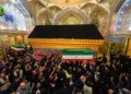 گزارش تصویری؛تشییع پیکر رهبر ایران در حرم حضرت علی (ع)