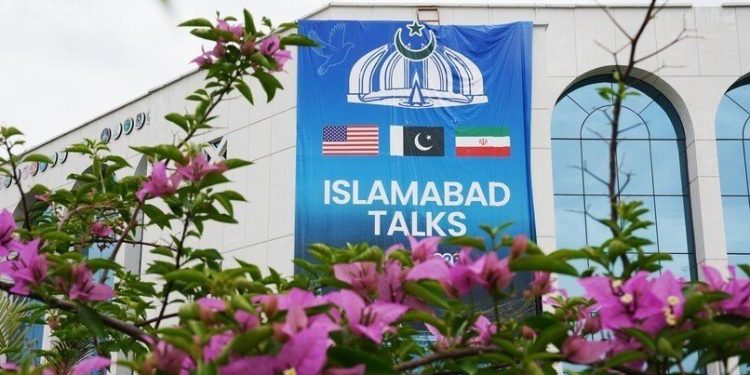 رویترز: پاکستان به دنبال احیای مذاکرات میان ایران و امریکا است