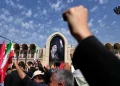 ببینید/ لحظه ورود پیکر مطهر رهبر شهید به مصلای تهران