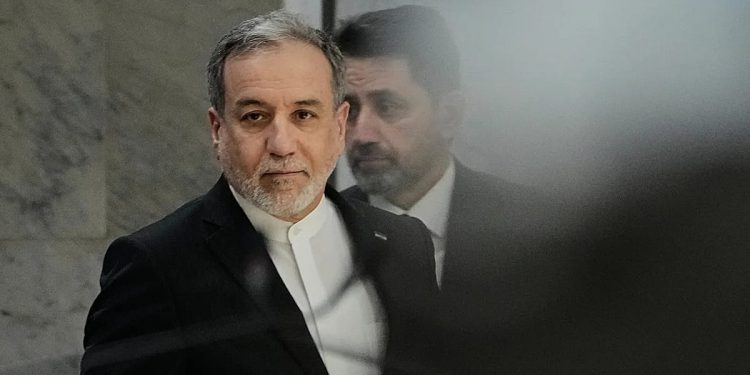 رسانه‌های آمریکایی: عراقچی گزارش‌ها درباره طرح اسرائیل برای ترور مذاکره‌کنندگان ایرانی را تایید کرد