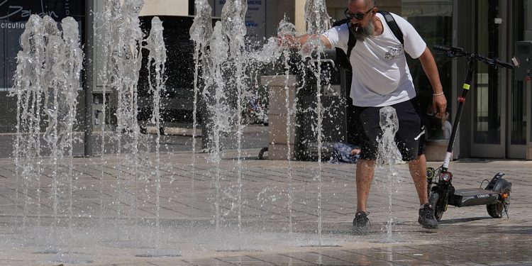بیش از ۵۸۰۰ مرگ مازاد در موج گرمای ژوئن فرانسه ثبت شد