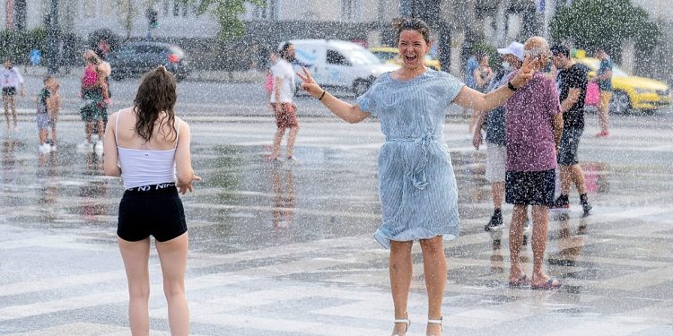 تغییرات سفر در سال ۲۰۲۶؛ از بحرانهای آبوهوایی و درگیریها تا گردشگری مسئولانه