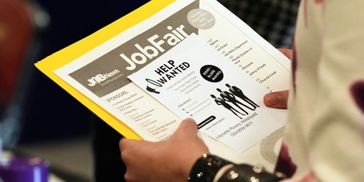 رشد اشتغال آمریکا سقوط کرد؛ بیکاری در منطقهی یورو در کف رکوردی ثابت ماند