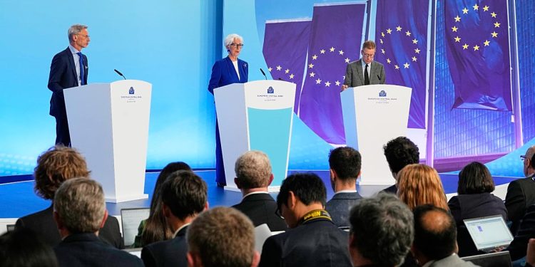 نرخ ۲٫۲۵ درصدی بانک مرکزی اروپا ثابت ماند: جنگ ایران احتمال افزایش دوباره را حفظ کرد