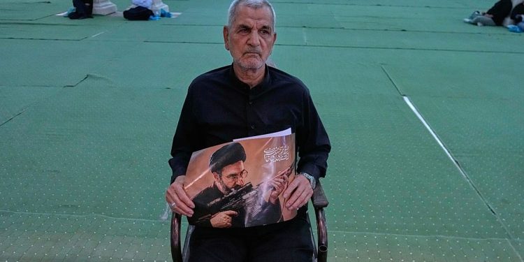 ادعای یک مقام امنیتی اسرائیل: «مجتبی خامنهای در ایران نیست»