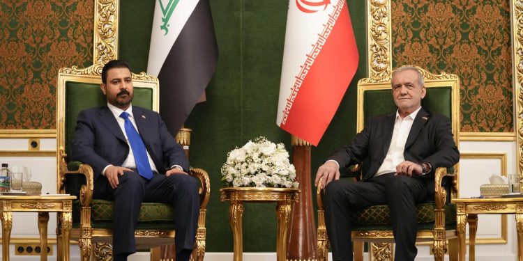 دیدار نخست وزیر عراق با رئیس جمهور ایران؛تاکید عراق و ایران بر توسعه مناسبات همه‌جانبه در راستای تحکیم همبستگی و انسجام منطقه‌ای