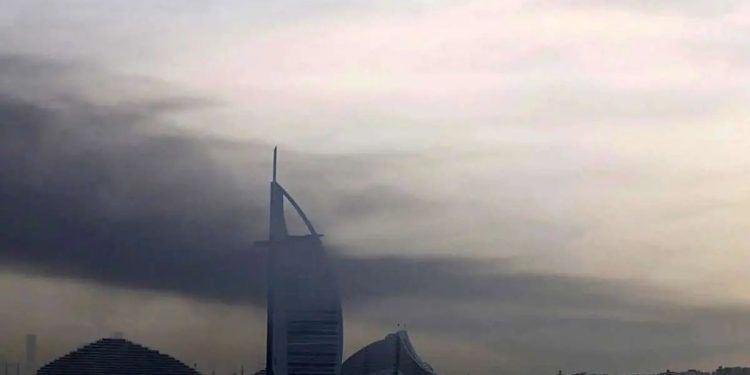 امارات مدعی رصد تهدیدات موشکی صبح امروز در خارج از مرزهایش شد