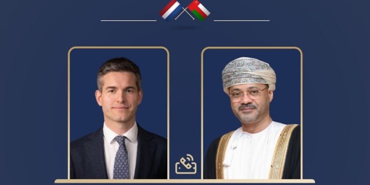 گفتوگوی تلفنی وزرای خارجه عمان و هلند درباره ازسرگیری دریانوردی در تنگه هرمز