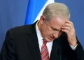 یدیعوت آحارونوت: هواپیمای نتانیاهو امروز به جای اینکه طبق روال از فرودگاه بن‌گوریون پرواز کند، از پایگاه نیروی هوایی «نواتیم» به سوی واشنگتن پرواز کرد/ دفتر نخست‌وزیر اسرائیل محرمانگی شدیدی بر این سفر اعمال کرد و حتی زمان برخاستن و فرود هواپیما را هم اعلام نکرد
