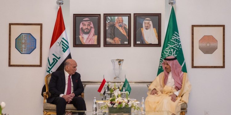 فؤاد حسین و بن فرحان بر اهمیت تقویت روابط دوجانبه تاکید کردند