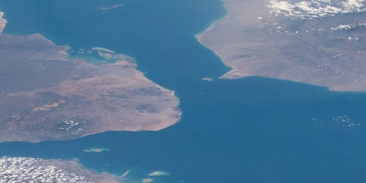 5 نفتکش مسیر خود را در دریای سرخ تغییر دادند