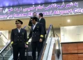 ببینید / خلبان ایرانی پرواز یمن که محاصره را شکست: هر خلبان دیگری هم بود همین کار را میکرد؛ ما فقط خوشحالیم که پرچم را بالا نگه داشتیم