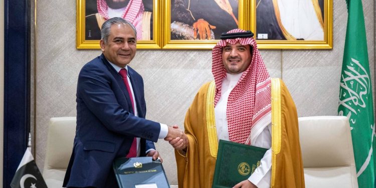 عربستان و پاکستان در زمینه امنیتی یادداشت تفاهم امضا کردند