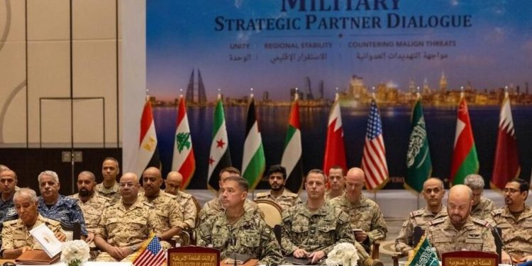امریکا و 11 کشور منطقه تامین امنیت تنگه هرمز را در بحرین بررسی کردند
