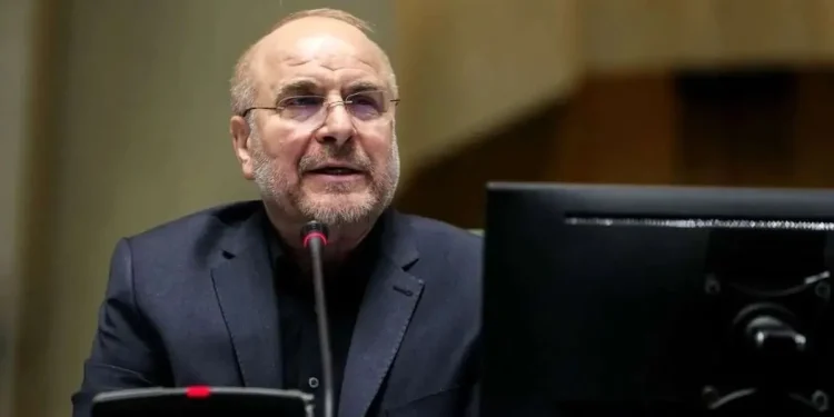 قالیباف: اطاعت از حکم رهبر معظم انقلاب در اصرار بر اتحاد مقدس، شرط ضروری پیروزی در میدان مبارزه با دشمن است/ این موضوع را بخش مهمی از نقشآفرینی تاریخی خود در اداره کشور تلقی کنیم