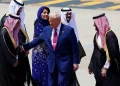 سیانان: ترامپ با اعلام شرط پیوستن عربستان به پیمان ابراهیم، توافق همکاری هستهای با ریاض را به حالت تعلیق درآورد / ترامپ از این که، وزیر انرژی اش، بدون اطلاع قبلی او این توافق را به طور عمومی اعلام کرده بود، ناراحت شده