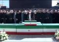 ببینید/ حضور مقامات نظامی و مسئولین کشوری و لشکری در صف اول نماز بر پیکر رهبر شهید