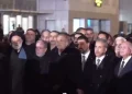 ببینید /  حضور رئیس‌جمهور، وزیر امورخارجه و فرزند ارشد رهبر شهید انقلاب در فرودگاه نجف برای ادای احترام