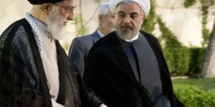 روحانی: بعد از حادثه ۱۱ سپتامبر، به رهبر شهید گفتم «آقا شما مگر همیشه نمی‌گفتید باید وقتی مذاکره کنیم که ما قوی باشیم و آمریکا ضعیف»؟ فرمودند چرا، گفتم الان [چنین است]/ فرمودند «بد نیست در جلسه‌ای روی این مسأله بحث کنید»/ منتها فردای آن روز، روزنامه‌ها نوشتند که الان باید با آمریکا مذاکره کنیم؛ بعد ایشان پیغام دادند که آن جلسه‌ منتفی است و با این سر و صدا و مطالب روزنامه‌ها، دیگر آن اقدام مناسب نیست