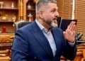 امیرحسن غفاری فعال اقتصادی تغییر مدیریت شرکت توسعه نیشکر و صنایع جانبی را مورد ارزیابی قرار داد