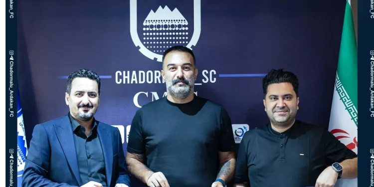 حنیف یک فصل دیگر در چادرملو ماند