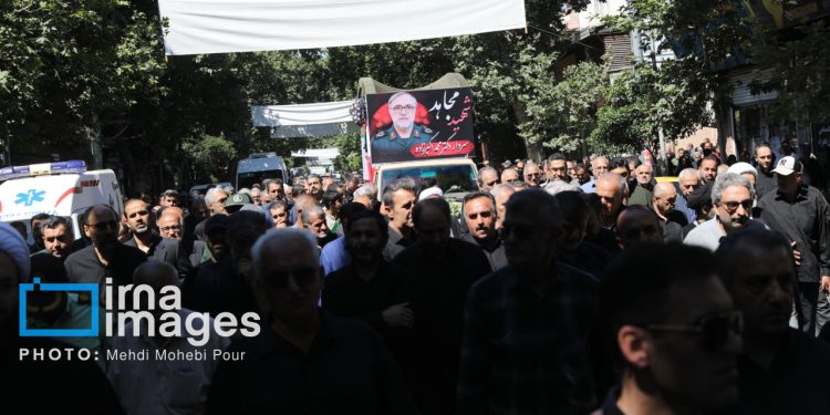 تصاویر: تشییع پیکر معاون نیروی دریایی سپاه در ساری