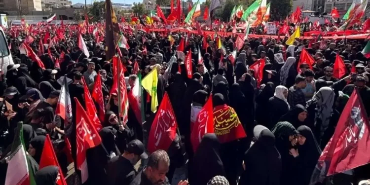 اخلاقی امیری، نماینده مشهد: پیکر‌های رهبر شهید انقلاب و شهدای خانواده ایشان در دارالذکر حرم مطهر امام رضا (ع) تدفین می‌شود