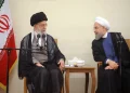 روحانی: از سال ۱۴۰۰ تا پایان عمر مبارک رهبر شهید، حدود ۳۵ نامه خدمتشان فرستادم/ در این اواخر چند نامه با فاصله کوتاه خدمت ایشان نوشتم/ در چند مورد کتبی و در مواردی از طریق دفتر پاسخ می‌دادند/ در مراسم افطار سال ۱۴۰۳ به من با لحن شوخی گفتند «نامه‌های شما به دستم می‌رسد و گاهی ۱۴–۱۳ صفحه مفصل می‌نویسید؛ گفتم آقا اگر ۶–۵ صفحه باشد خوب است؟ فرمودند خیلی خوب است»