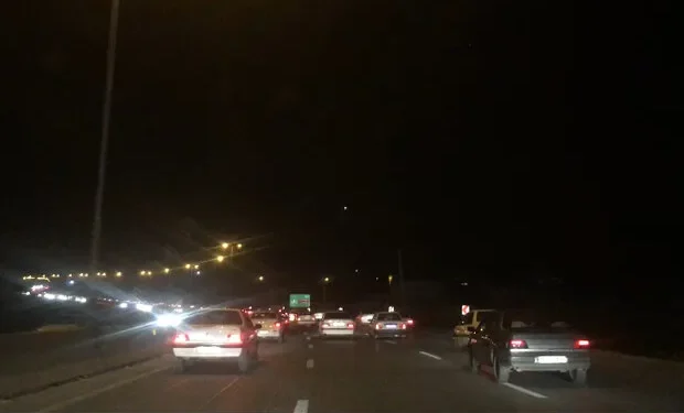 جانشین پلیس راهور فراجا: سه حلقه پارکینگ و ناوگان حملونقل عمومی برای زائران در قم آماده است / نزدیکترین حلقه در محدوده مسجد مقدس جمکران قرار دارد و تاکنون ظرفیت دو پارکینگ این محدوده تکمیل شده / از ساعاتی قبل نیز حجم تردد در محورهای منتهی به قم بهطور محسوسی افزایش یافته