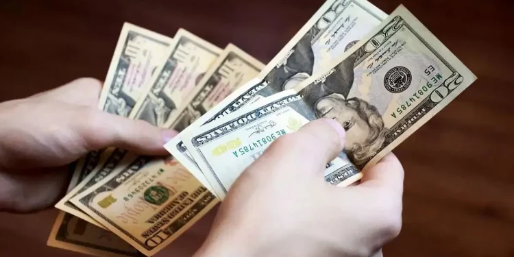 قیمت دلار ۱۷۵ هزار و ۲۰۰ تومان شد