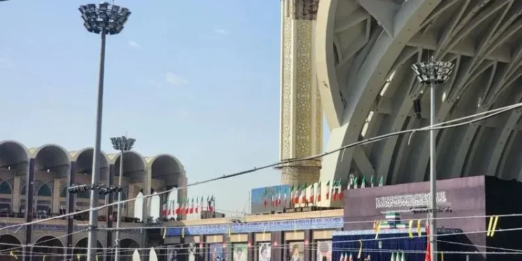 ببینید/ ویدیوی هوایی از مراسم نماز بر پیکر رهبر شهید