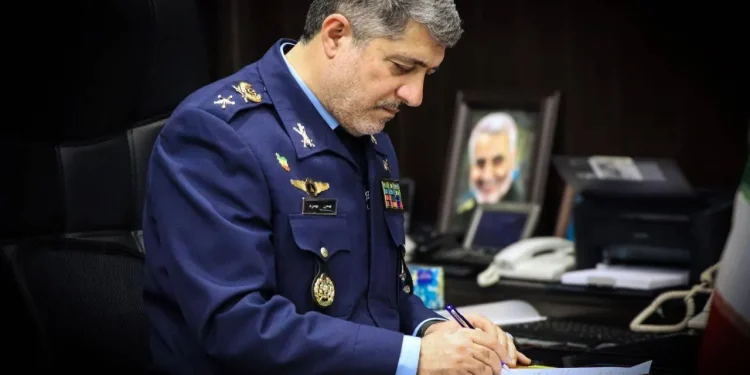 سرتیپ خلبان بهمرد، فرمانده نیروی هوایی ارتش: سوگندنامه سربازی خود را با پیروزی بر دشمن زبون و فرومایه، ایفا خواهیم کرد