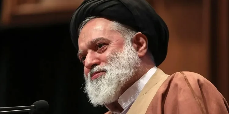 آیتالله سید مصطفی خامنهای: صبر در این مصیبت بزرگ هیچ منافاتی با انتقام و برخورد با اشرار عالم که در این جنایتهای بزرگ دست داشتند نخواهد داشت