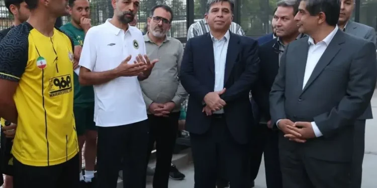 بازدید مدیران فولاد مبارکه از تمرینات سپاهان:/ نویدکیا: با تمام اتفاقات برای قهرمانی می‌جنگیم