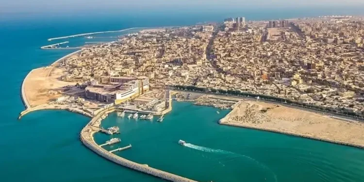 فرماندار قشم: اصابت ۱۰ تا ۱۱ پرتابه دشمن از عصر امروز یکشنبه به جزیره قشم / تمامی اهداف نظامی بوده
