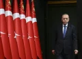 بسته شدن تنگه هرمز؛ اردوغان میخواهد پادشاه «کریدور میانی» شود/ترکیه از بحرانهای همپوشان استفاده میکند تا جایگاه خود را بهعنوان هابی تثبیت کند که هیچ قدرت اوراسیایی نتواند آن را دور بزند/کریدور میانی به ترکیه امکان میدهد آرزوهای پانترکی خود را دنبال کند/ تغییر مسیر تجارت به سمت کریدورهای جایگزین ثبات بلندمدت خاورمیانه را تضعیف میکند؛ زیرا ایران را از معادله بیرون میگذارد